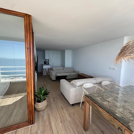 With An Sea View On The 14th Floor Appartement *